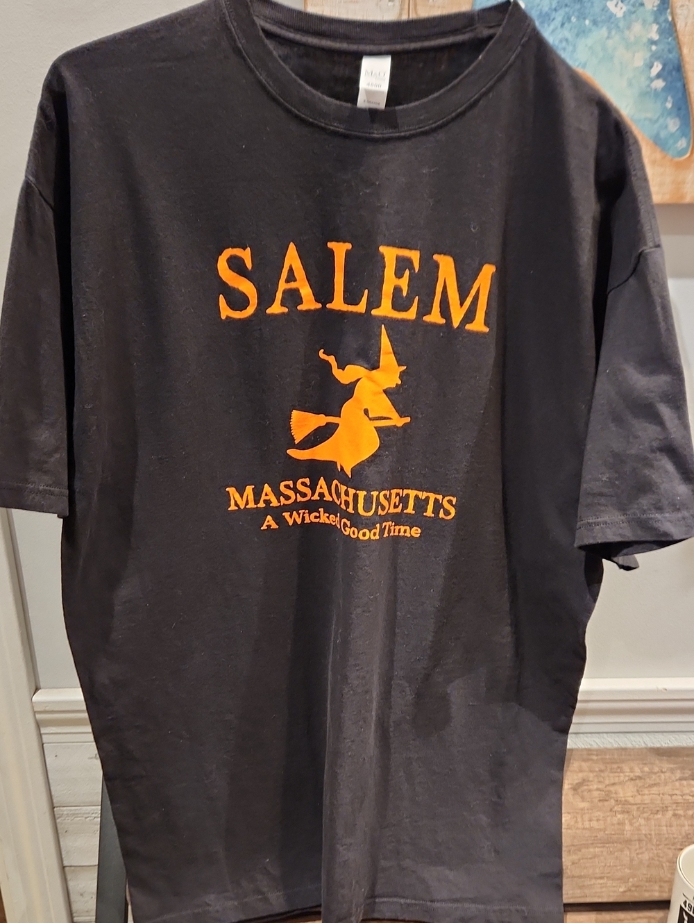 Salem Massachusetts Black Short-Sleeve Graphic Tee with Orange Print Sz XL